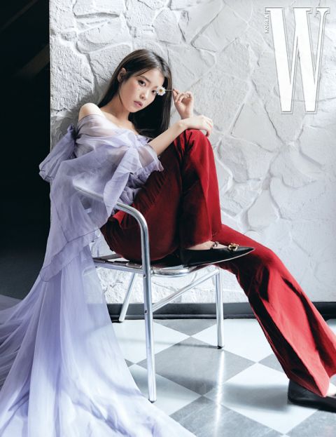 【多图】李知恩IU的仙女级春夏最新时尚杂志