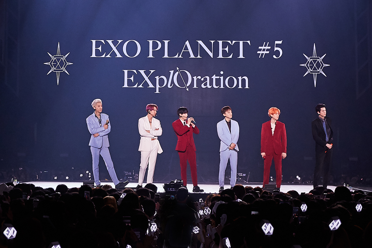 EXO 第5次单独演唱会画报集于4月21日发行