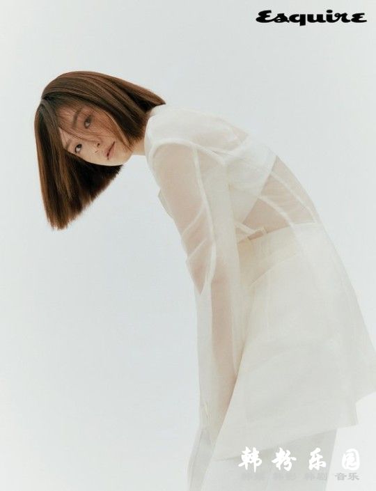 田美都最新杂志写真曝光 白色透视套装展另类性感