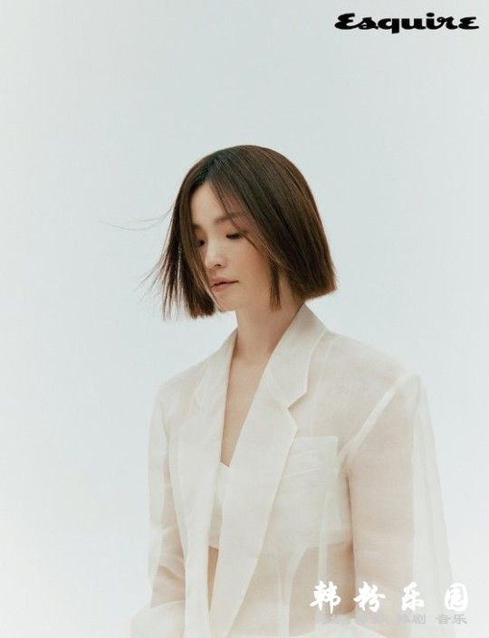 田美都最新杂志写真曝光 白色透视套装展另类性感
