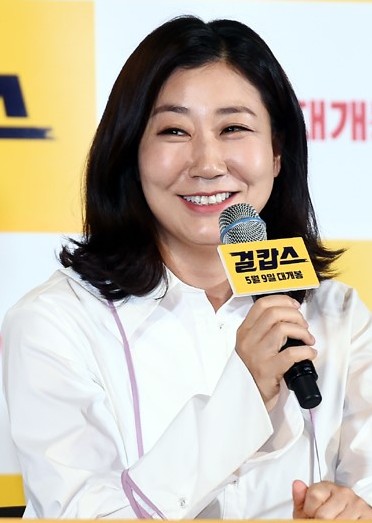 罗美兰李圣经秀英亮相 韩片《女警》发布会