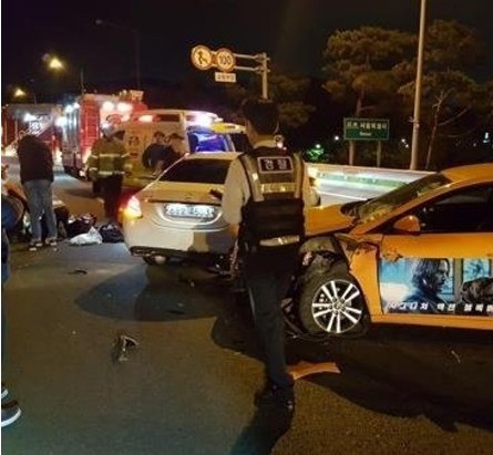韩女演员身亡 因高速公路停车帮老公找厕所遇车祸