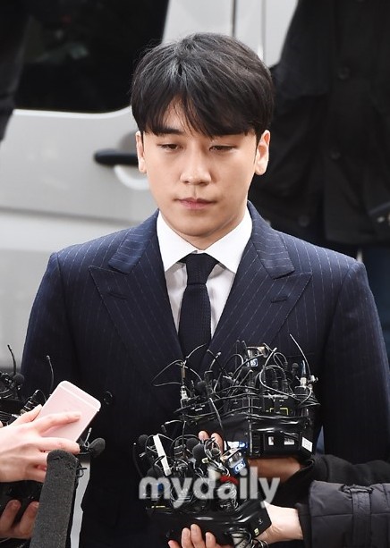 韩媒曝胜利曾在家中性交易 本人称是正常交往