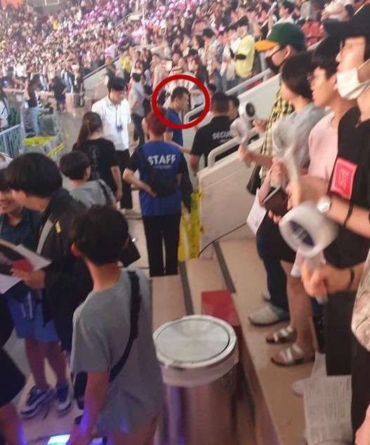 JYP朴振英TWICE演唱会中拍摄 险被保安赶出现场