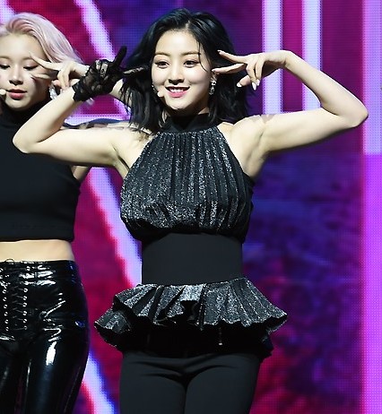 队友还曾当司机 TWICE都知道朴志效姜丹尼尔恋情
