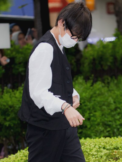 防弹少年团 同款手链引抢购 瞬间断货展现非凡号召力