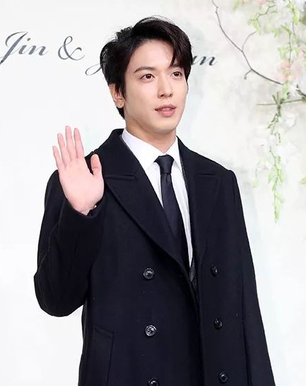 男团CNBLUE成员 郑容和将于下月初退伍 与粉丝们见面