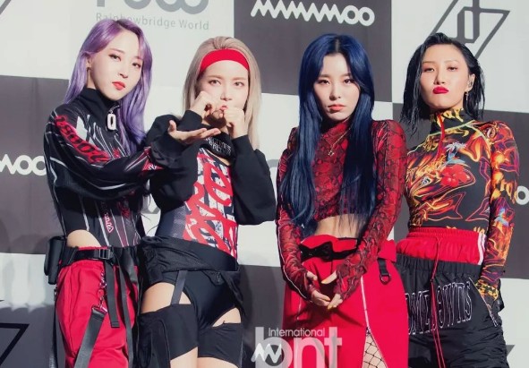 MAMAMOO 四个姐姐 举行回归SHOWCASE 霸气造型超cool
