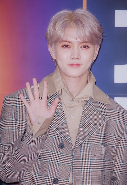 NUEST REN为帮助癌症儿童 自制童话书收益全额捐赠